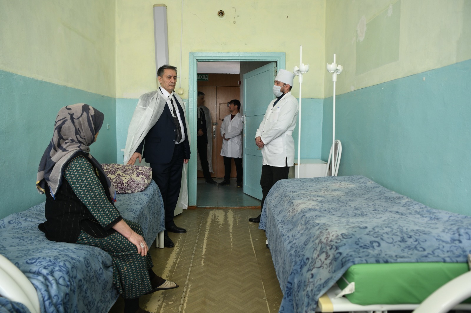 Абдурахман Махмудов проинспектировал работу медучреждений в Дахадаевском районе республики